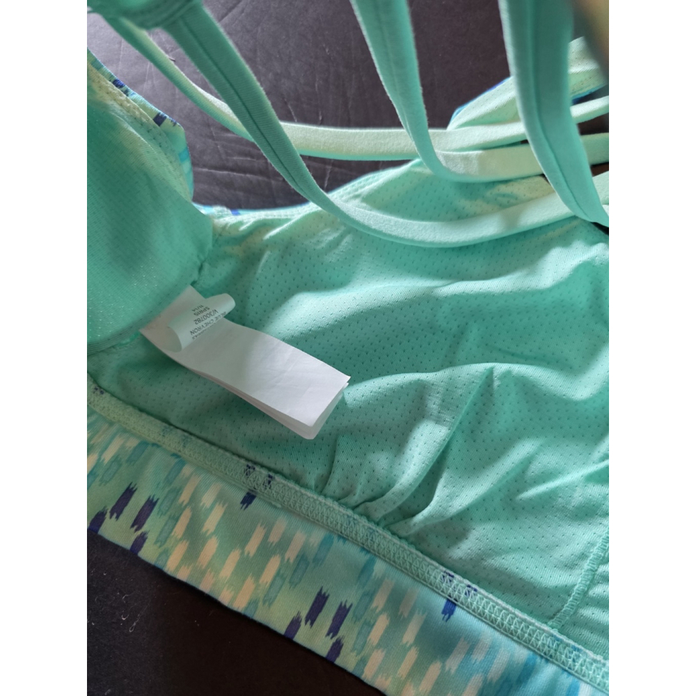 GAP Fit Women's 4 Way Stretch Moisture Wicking Racerback Sports Bra Size Medium - Picture 8 of 8